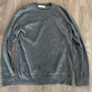 Everlane Charcoal Crewneck Cashmere Sweater